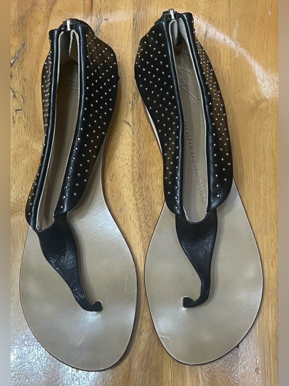 Giuseppe Zanotti studded leather thong sandals, size 40/US 8. Made in Italy.